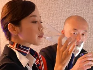 em chỉ đút vào 1cm thôi mà chị xxx