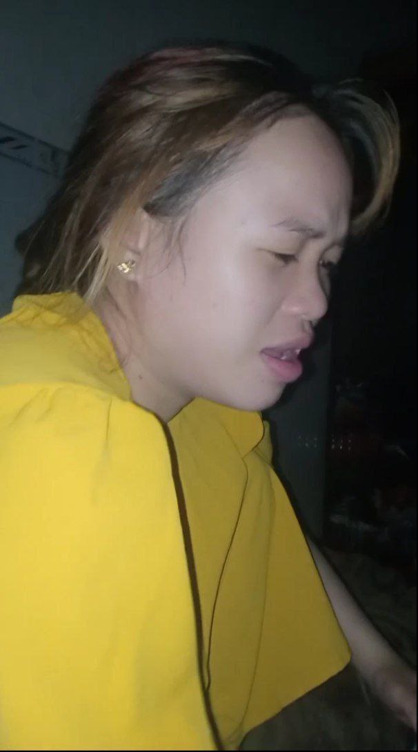 Anh đừng có liếm lồn em nữa