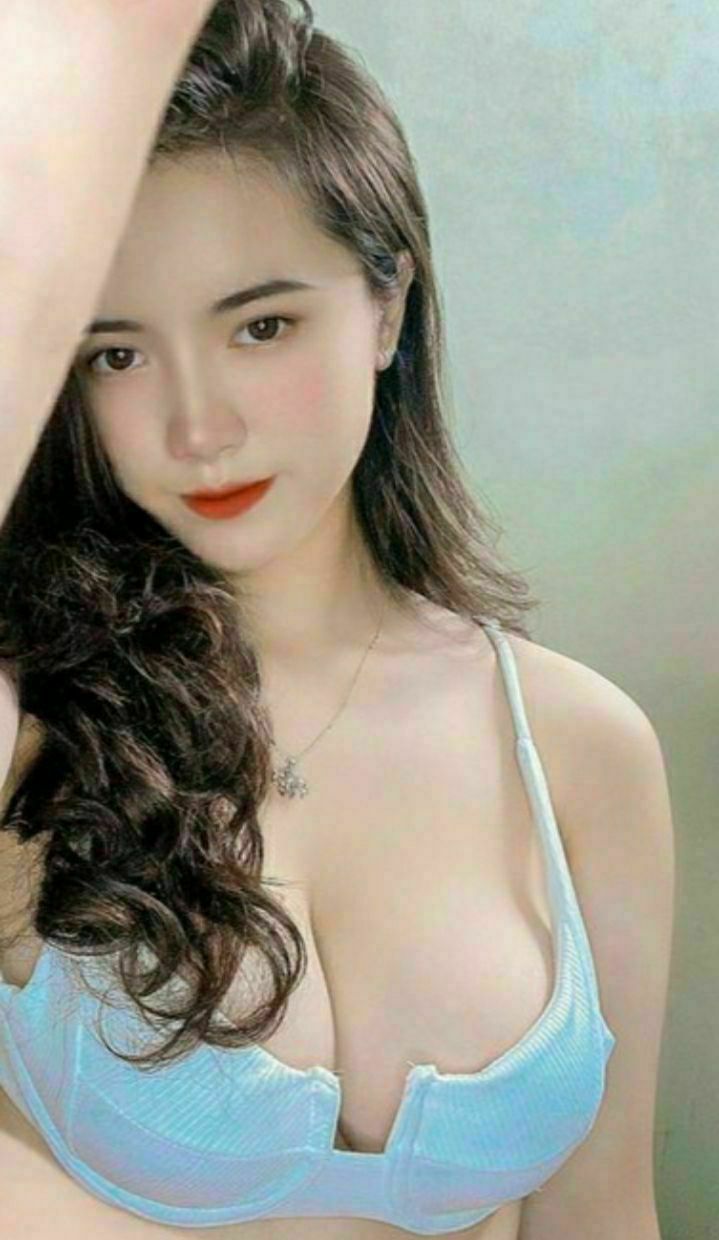 Ông xã lo làm việc không hay biết vợ yêu bị bố phang xuất tinh ngập bím